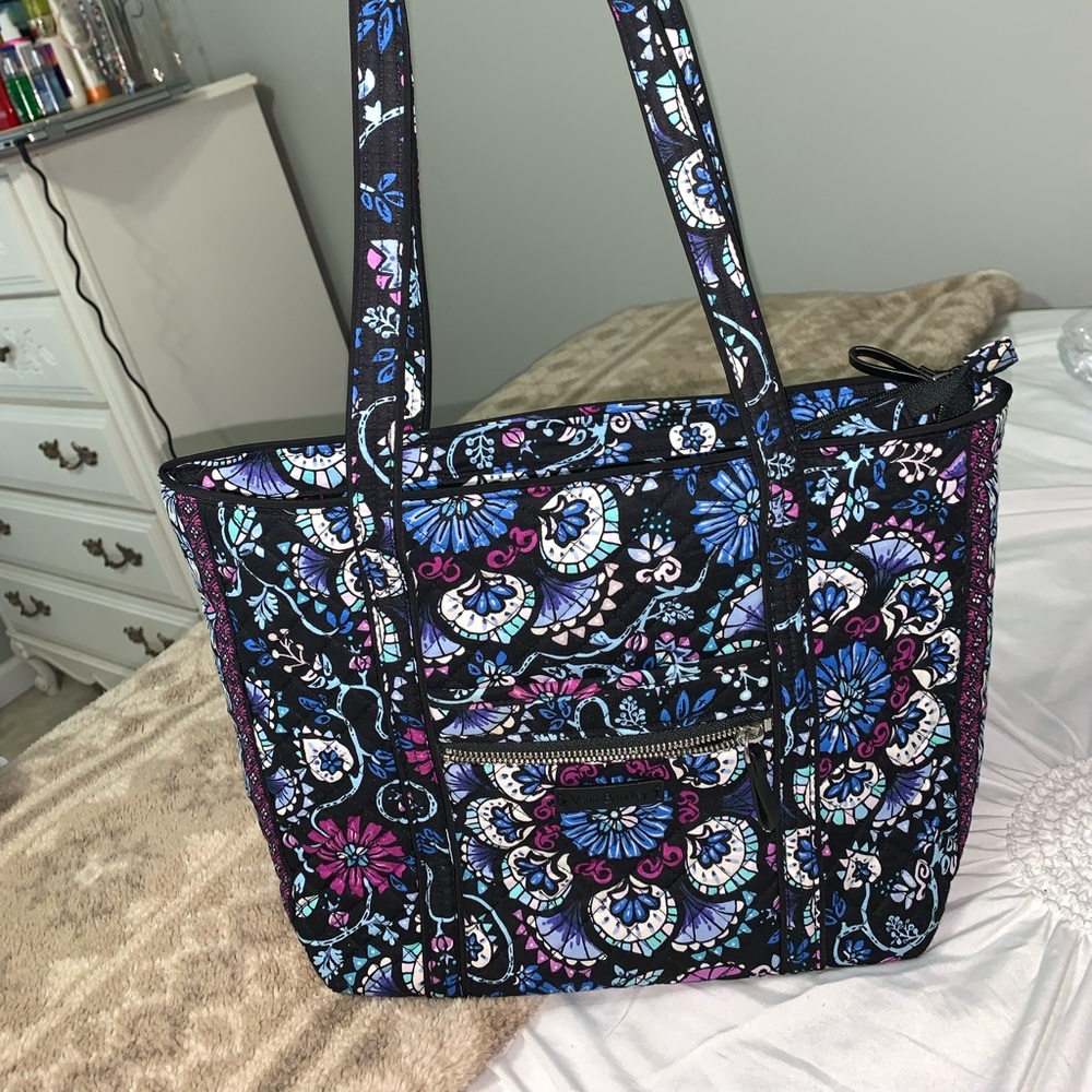 Vera Bradley Tote Bage